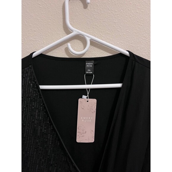 Emery Rose Sequence wrap Blouse - Picture 6 of 6